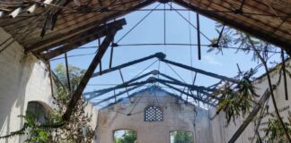 Paura in contrada San Samuele, a fuoco un edificio rurale